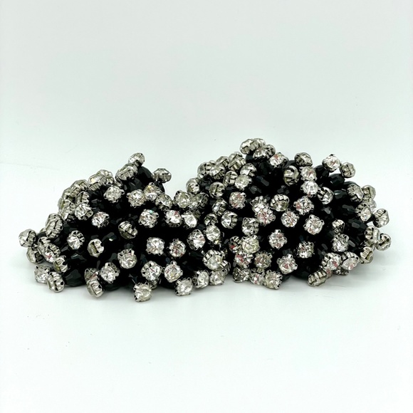 Pair of sparkling aggregates to embellish shoes, jackets or hats. Black & White. - Picture 13 of 16